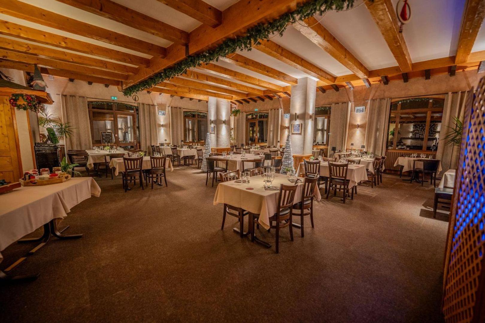 ואלואר Hotel Du Centre מראה חיצוני תמונה