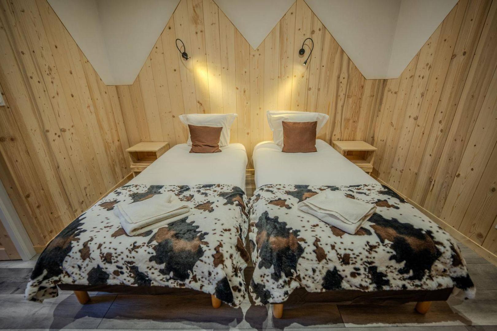 ואלואר Hotel Du Centre מראה חיצוני תמונה